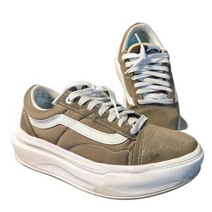 Old skool platform vans